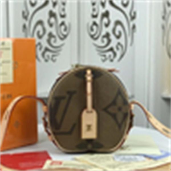 designer luxury m52294 soft clutches box cake bag handbags evening iconic handles shoulder bag bags totes cross body
designer luxury m52294 soft clutches box cake bag handbags evening iconic handles shoulder bag bags totes cross body