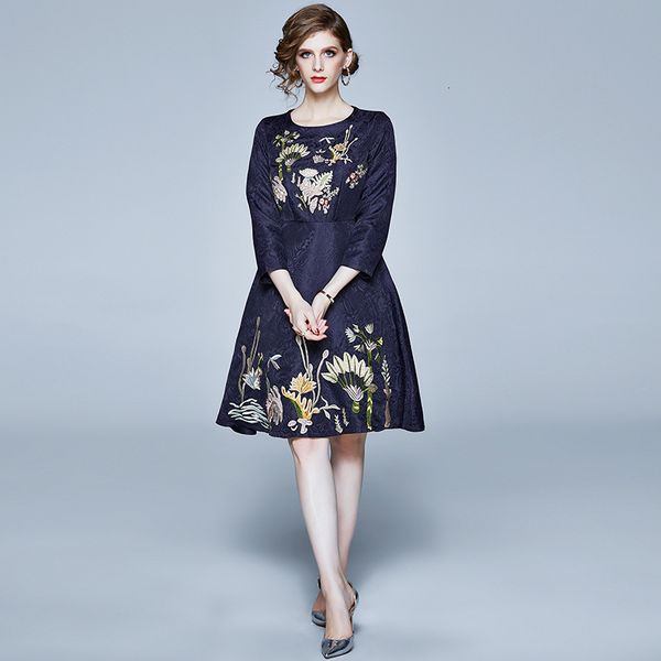 2021 autumn women's fashion jacquard embroidered water grass flower spring dress, Black;gray
2021 autumn women's fashion jacquard embroidered water grass flower spring dress, Black;gray