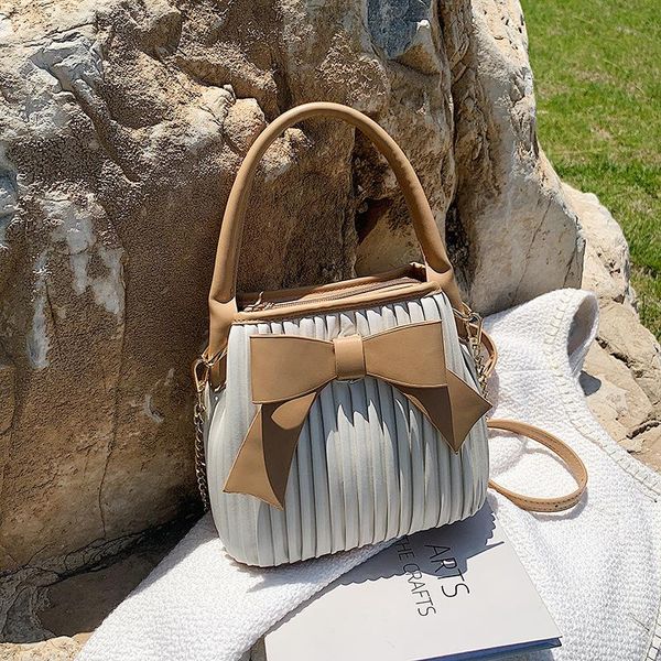 evening bags 2021 girl foreign style niche women's hand bag fashion trend bow fold chain single shoulder messenger
evening bags 2021 girl foreign style niche women's hand bag fashion trend bow fold chain single shoulder messenger
