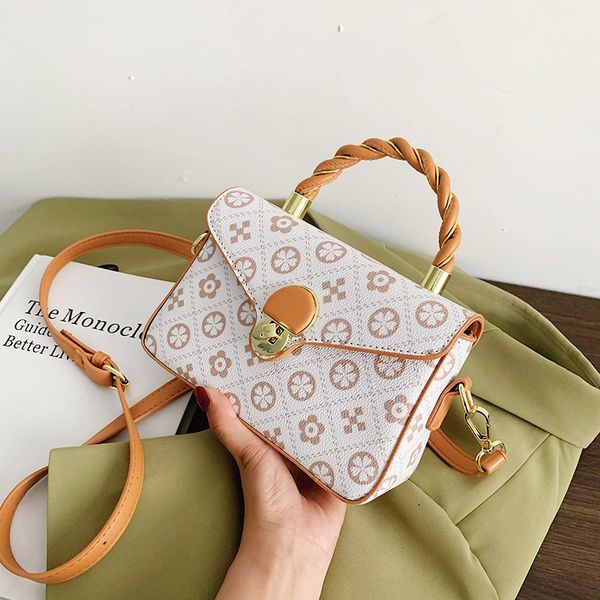 bags 2021 new trend fashion printed single shoulder messenger bag old flower portable small square bag
bags 2021 new trend fashion printed single shoulder messenger bag old flower portable small square bag