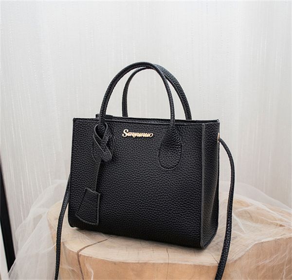 designers duffel bags 45cm 55cm luxury large capacity travel sale women men genuine leather shoulder fashion bag carry rivets with lock head
designers duffel bags 45cm 55cm luxury large capacity travel sale women men genuine leather shoulder fashion bag carry rivets with lock head