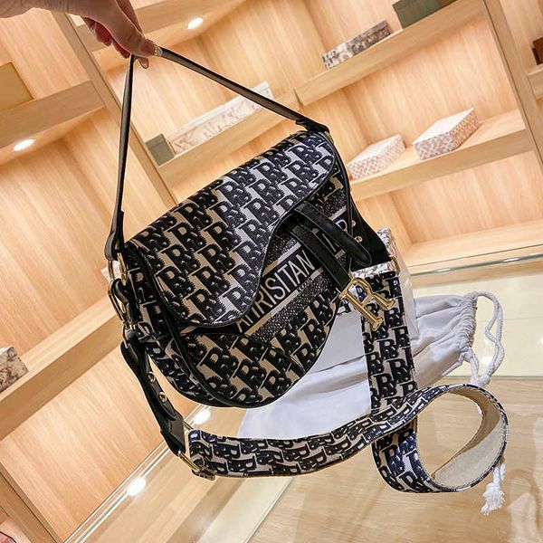 tiktok, the same letter, saddle bag, all match 2021 new shoulder bag ins female student bags factory outlet
tiktok, the same letter, saddle bag, all match 2021 new shoulder bag ins female student bags factory outlet
