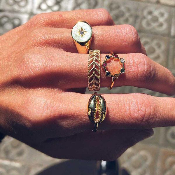 wedding rings vintage fashion hollow-out carved shell female ring inlaid with zircon irregular geometric finger knuckle party jewelry gift, Slivery;golden
wedding rings vintage fashion hollow-out carved shell female ring inlaid with zircon irregular geometric finger knuckle party jewelry gift, Slivery;golden