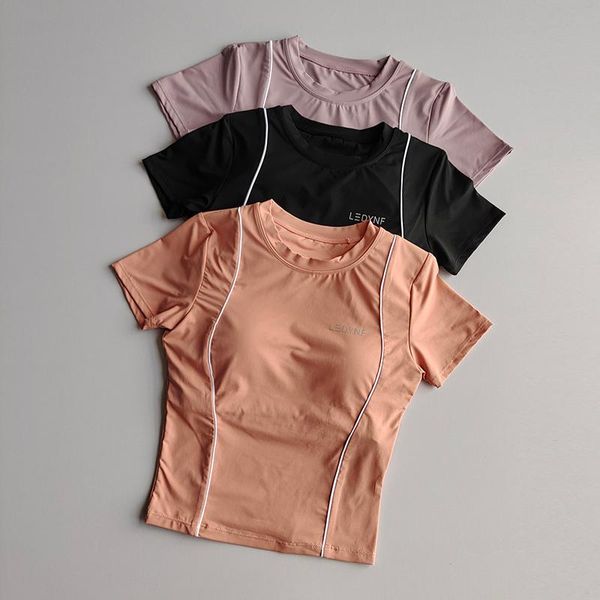 short sleeve yoga sports t-shirt gym fitness clothing tight crop with removable chest pad workout t-shirts outfit
short sleeve yoga sports t-shirt gym fitness clothing tight crop with removable chest pad workout t-shirts outfit