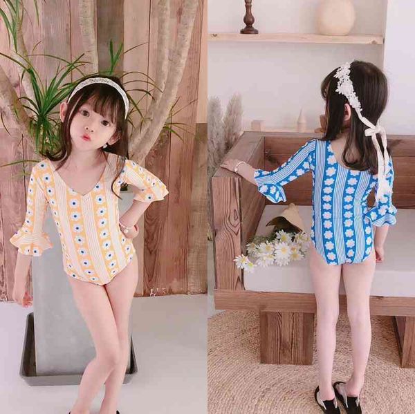children's 2021 summer korean xiaohuaduo one piece bikini girls' lovely princess swimsuit, White;black
children's 2021 summer korean xiaohuaduo one piece bikini girls' lovely princess swimsuit, White;black