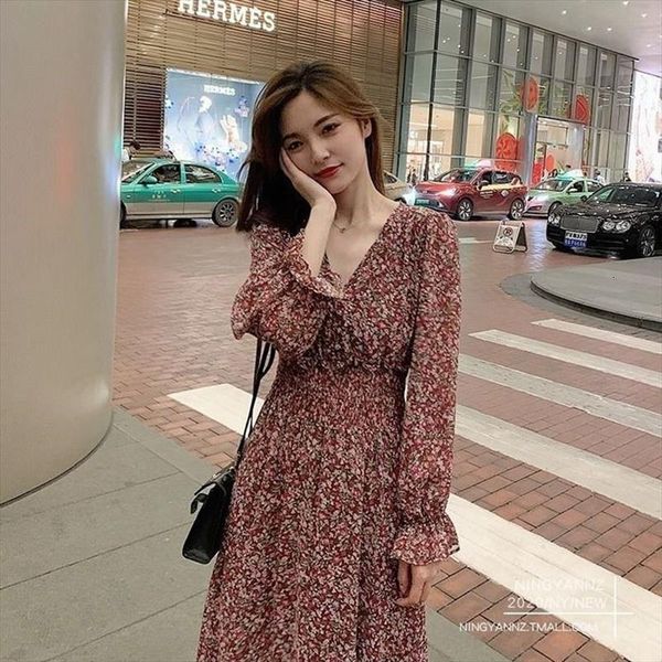 floral chiffon mid length retro womens dresses printed style vestido de mujer femme robe, Black;gray
floral chiffon mid length retro womens dresses printed style vestido de mujer femme robe, Black;gray