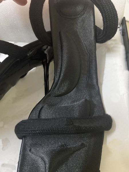 fashionable and beautiful high-heeled slippers, curved cool square head design, comfortable leather outsole heel, european size 35-43, Black
fashionable and beautiful high-heeled slippers, curved cool square head design, comfortable leather outsole heel, european size 35-43, Black