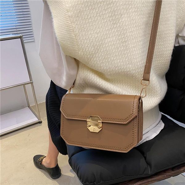 shoulder bags lock bag women's 2021 autumn and winter retro small square korean personalized trend armpit women
shoulder bags lock bag women's 2021 autumn and winter retro small square korean personalized trend armpit women