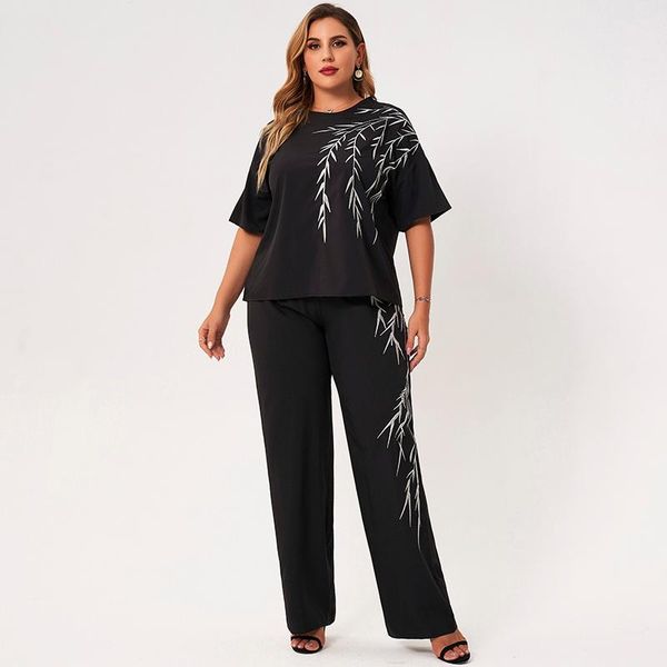 women's two piece pants short sleeve round neck t-shirt, 2-piece set, casual, loose, black and white, in summer 2021
women's two piece pants short sleeve round neck t-shirt, 2-piece set, casual, loose, black and white, in summer 2021