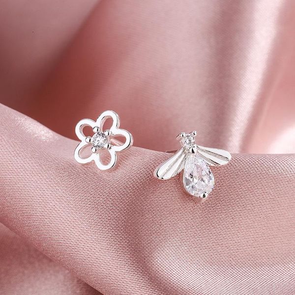 stud ventfille 925 sterling silver asymmetrical flower bee earrings for women sweet temperament wedding party jewelry accessories, Golden;silver
stud ventfille 925 sterling silver asymmetrical flower bee earrings for women sweet temperament wedding party jewelry accessories, Golden;silver