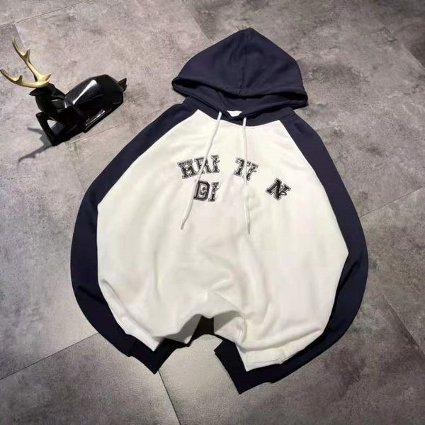 2021 autumn new fashion brand dijia expression letter age reduction lovely embroidery contrast color casual couple sweater, Black
2021 autumn new fashion brand dijia expression letter age reduction lovely embroidery contrast color casual couple sweater, Black