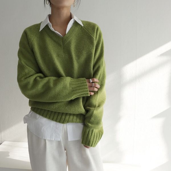 ol elegant solid v-neck basic knitted sweater female autumn winter loose warm pullovers women sweaters 210421, White;black
ol elegant solid v-neck basic knitted sweater female autumn winter loose warm pullovers women sweaters 210421, White;black