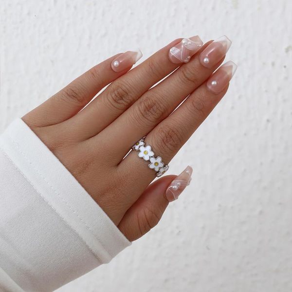 wedding rings lost lady creative flower ring fashion trend temperament ladies romantic white gold plated alloy jewelry, Slivery;golden
wedding rings lost lady creative flower ring fashion trend temperament ladies romantic white gold plated alloy jewelry, Slivery;golden