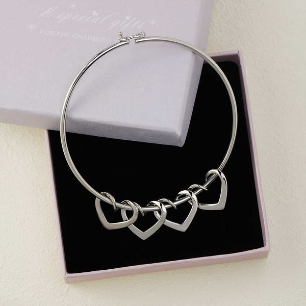 personalize custom christmas gift family bangle bracelet with heart shape pendants-new version for women family friends q0717, Black
personalize custom christmas gift family bangle bracelet with heart shape pendants-new version for women family friends q0717, Black