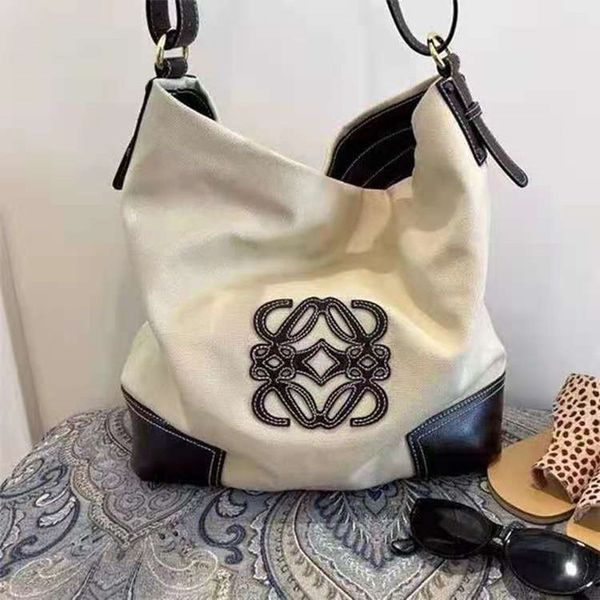 2021 new tote leisure shoulder large capacity luojia zhonggu bag messenger armpit bag versatile
2021 new tote leisure shoulder large capacity luojia zhonggu bag messenger armpit bag versatile
