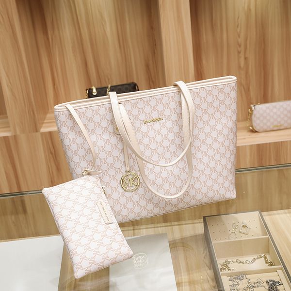 women handbag designer evening bag luxury leather exquisite hardware mother child wallet fashion and beauty
women handbag designer evening bag luxury leather exquisite hardware mother child wallet fashion and beauty