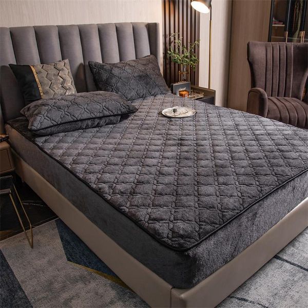 sheets & sets 3pcs mattress cover thicken lamb velvet fitted sheet with filling to keep warm four corners bed elastic band
sheets & sets 3pcs mattress cover thicken lamb velvet fitted sheet with filling to keep warm four corners bed elastic band