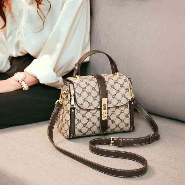 2022 factory wholesale new model women's bag autumn and winter trend bucket korean versatile one shoulder messenger bag bags
2022 factory wholesale new model women's bag autumn and winter trend bucket korean versatile one shoulder messenger bag bags