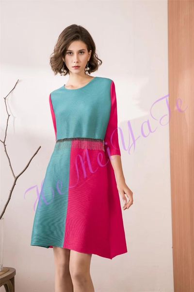 dress miyake fashion fold three quarter patchwork o-neck tassel, Black;gray 
dress miyake fashion fold three quarter patchwork o-neck tassel, Black;gray