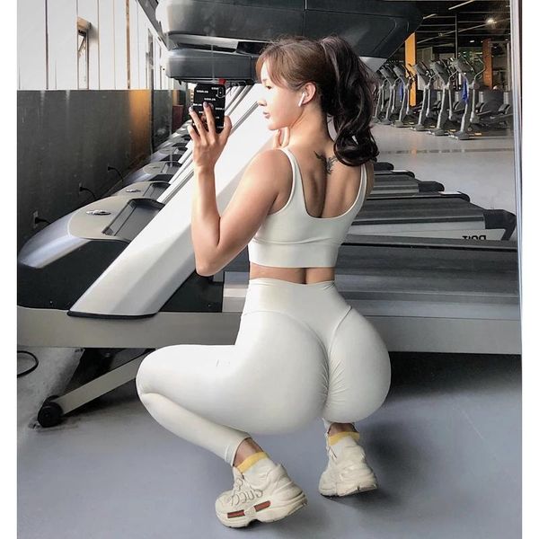 yoga outfit 2021 pants women leggings for fitness nylon high waist long hip push up tights gym clothing
yoga outfit 2021 pants women leggings for fitness nylon high waist long hip push up tights gym clothing