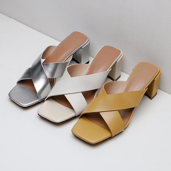 chaussure femme 2021 summer slippers women's shoes genuine leather simple and elegant beach female, Black
chaussure femme 2021 summer slippers women's shoes genuine leather simple and elegant beach female, Black