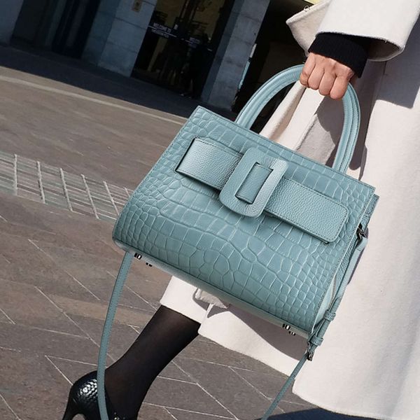 bag 2021 fashion summer large capacity bag women's messenger versatile one shoulder hand
bag 2021 fashion summer large capacity bag women's messenger versatile one shoulder hand