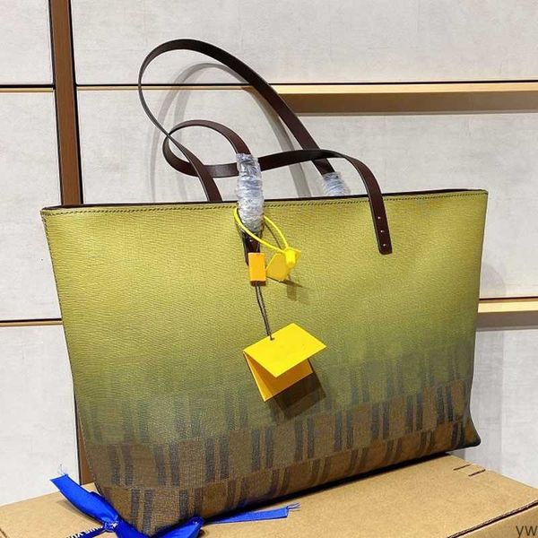 2021 new letter totes bag big capacity shopping handbags fashion gradients patchwork color interior zipper women shoulder syw
2021 new letter totes bag big capacity shopping handbags fashion gradients patchwork color interior zipper women shoulder syw