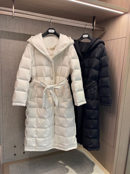 classic plaid pressed glue shows thin waist length 90% white duck down jacket, Black
classic plaid pressed glue shows thin waist length 90% white duck down jacket, Black