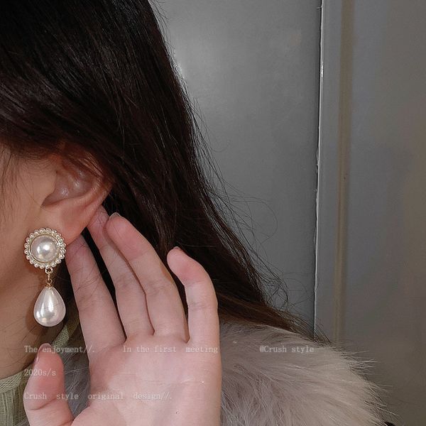 925 silver needle simple geometry pearl sunflower net red fashion temperament designer east gate earrings
925 silver needle simple geometry pearl sunflower net red fashion temperament designer east gate earrings