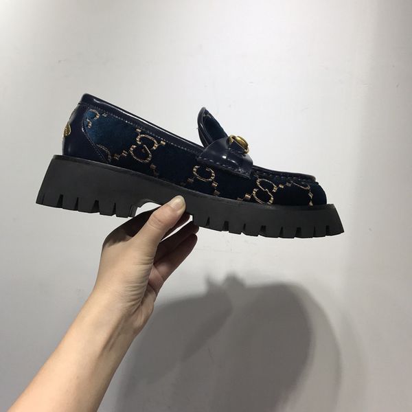 2021 designer sneaker leather calfskin sneakers technical knit women platform sneakers shoes, Black;red
2021 designer sneaker leather calfskin sneakers technical knit women platform sneakers shoes, Black;red