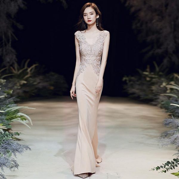 banquet aura queen temperament fishtail long model host evening dress female slim ethnic clothing, Red
banquet aura queen temperament fishtail long model host evening dress female slim ethnic clothing, Red