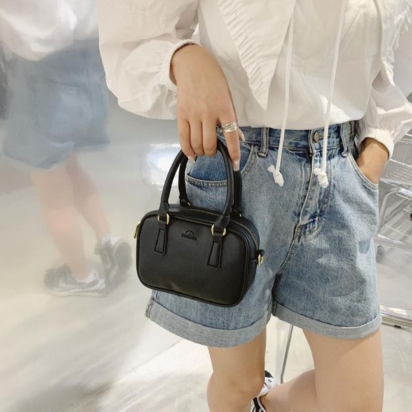 evening bags small female handbag 2021 fashion one shoulder messenger bag student girl korean version black portable
evening bags small female handbag 2021 fashion one shoulder messenger bag student girl korean version black portable