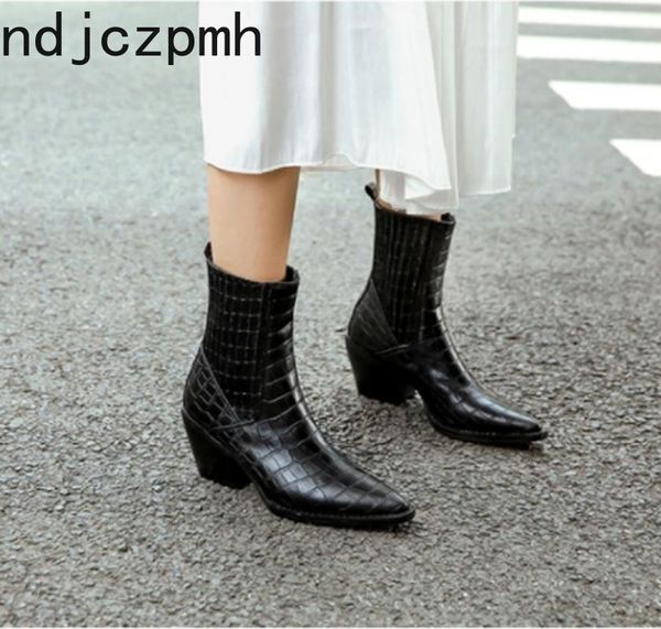 boots women's winter fashion pointed thick heel high shoes plus size 33-45 height 7cm black
boots women's winter fashion pointed thick heel high shoes plus size 33-45 height 7cm black