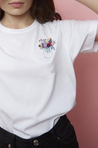women's t-shirt women white short sleeve tee shirt 2021 summer vase flower embroidery casual cotton sweet tshirt
women's t-shirt women white short sleeve tee shirt 2021 summer vase flower embroidery casual cotton sweet tshirt
