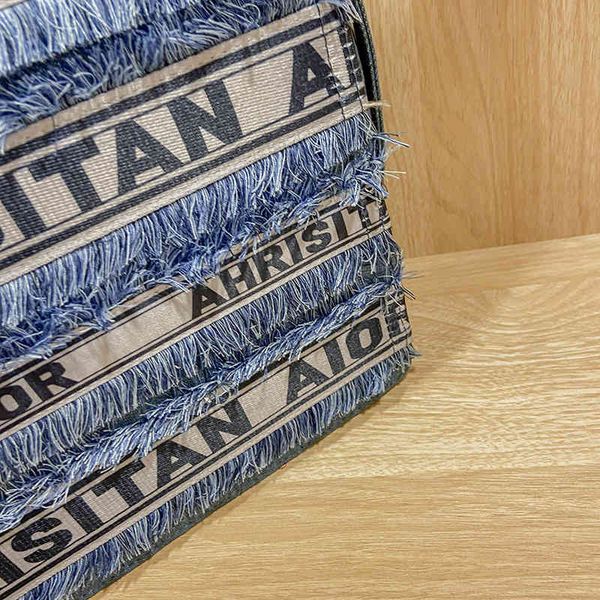 bag female new fashion canvas single shoulder tote large capacity letter messenger bag outlet purse
bag female new fashion canvas single shoulder tote large capacity letter messenger bag outlet purse