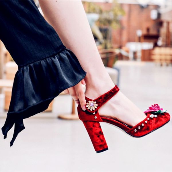 70% off factory online velvet baotou sandals spring and summer new products hand sewn rhinestone hollow back heel flower thick high-heeled w, Black
70% off factory online velvet baotou sandals spring and summer new products hand sewn rhinestone hollow back heel flower thick high-heeled w, Black