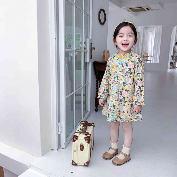 chinese style cute girls floral long sleeve gown autumn kids frog cheongsam dress 210508, Red;yellow 
chinese style cute girls floral long sleeve gown autumn kids frog cheongsam dress 210508, Red;yellow