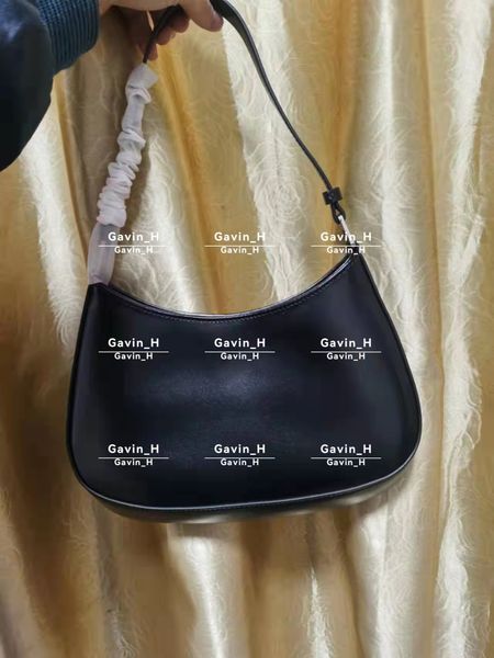 women leather handbag cowhide lady purse totes fashion shoulder bag 
women leather handbag cowhide lady purse totes fashion shoulder bag