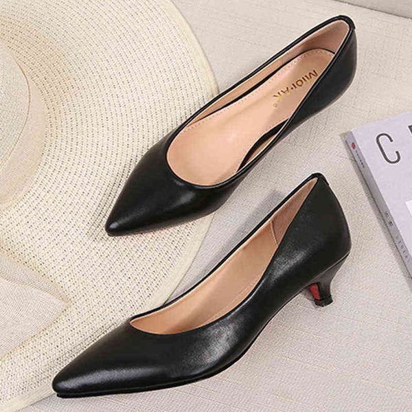 dress shoes ol style leather pumps women solid shoes low thin heels single shoes 3.5cm high heels ladies office work dress wedges pumps 2203, Black
dress shoes ol style leather pumps women solid shoes low thin heels single shoes 3.5cm high heels ladies office work dress wedges pumps 2203, Black