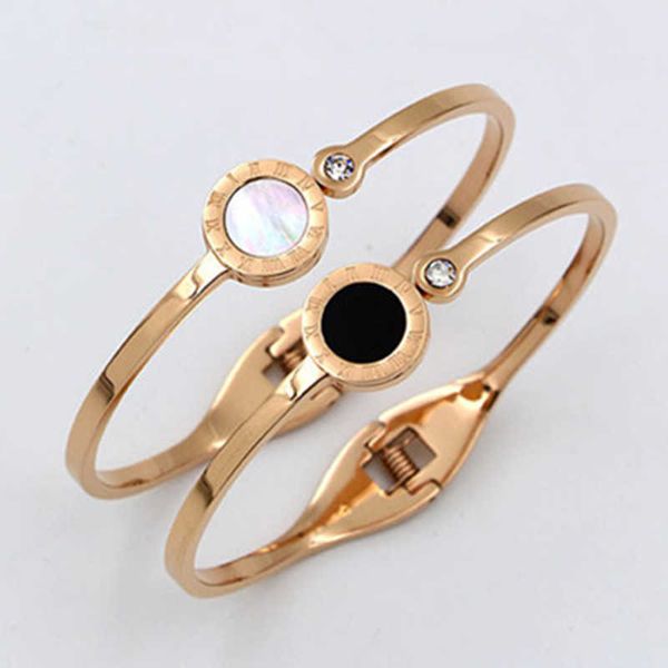 black/white shell bangle for women jewelry crystal roman numerals bracelet & bangles luxury brand love cuff bangle k0053-1 q0719
black/white shell bangle for women jewelry crystal roman numerals bracelet & bangles luxury brand love cuff bangle k0053-1 q0719