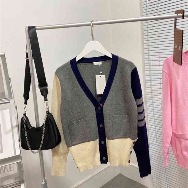 073106 tb color blocked sleeve knitted cardigan v-neck autumn elastic coat with academic classic1, Black
073106 tb color blocked sleeve knitted cardigan v-neck autumn elastic coat with academic classic1, Black