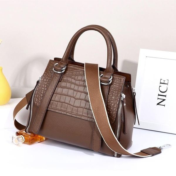 evening bags 2021 crocodile leather women's single shoulder bag large capacity handbag head slant cross small square
evening bags 2021 crocodile leather women's single shoulder bag large capacity handbag head slant cross small square