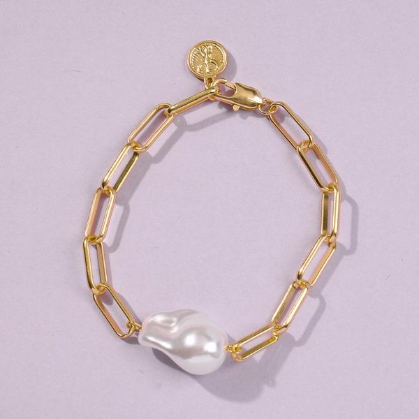 simple european and american fashion bracelet personality beautiful imitation pearl jewelry temperament metal texture f charm bracelets, Golden;silver
simple european and american fashion bracelet personality beautiful imitation pearl jewelry temperament metal texture f charm bracelets, Golden;silver