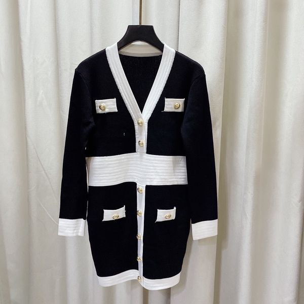 2021 autumn winter long sleeve v neck print fashion milan runway dress designer dress brand same style dress 1007-13, Black;pink
2021 autumn winter long sleeve v neck print fashion milan runway dress designer dress brand same style dress 1007-13, Black;pink