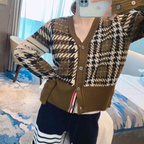 new autumn and winter thousand bird check v-neck knitted wool cardigan top, White;black
new autumn and winter thousand bird check v-neck knitted wool cardigan top, White;black