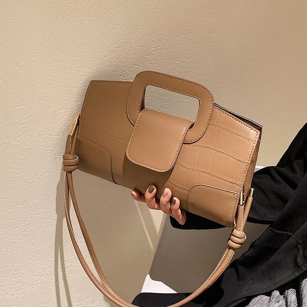 evening bags niche design senior bag 2021 female autumn retro shoulder fashion handbag square width: 29cm
evening bags niche design senior bag 2021 female autumn retro shoulder fashion handbag square width: 29cm
