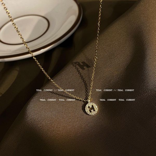 pendant necklaces light luxury cubic zirconia letter h round necklace simple fairy clavicle chain fashion temperament collar jewelry, Silver
pendant necklaces light luxury cubic zirconia letter h round necklace simple fairy clavicle chain fashion temperament collar jewelry, Silver
