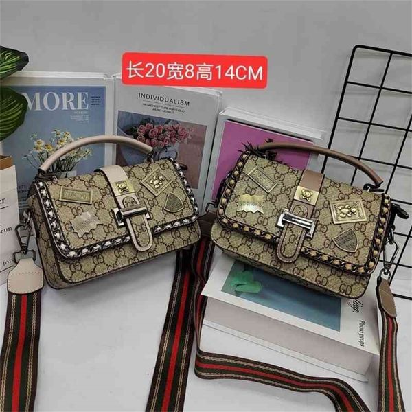 83% off wholesale sale nordell's new floral small square badge single shoulder oblique back women's mobile phone bag
83% off wholesale sale nordell's new floral small square badge single shoulder oblique back women's mobile phone bag