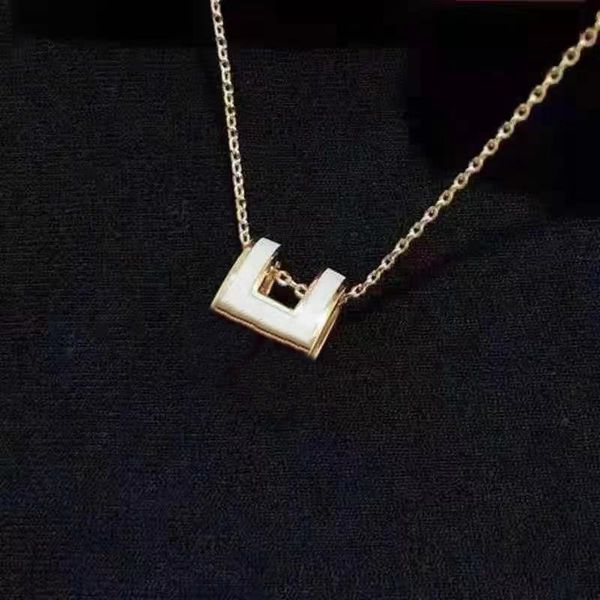 classic luxury h pendant fashion letter necklace jewelry gift original packaging, Silver
classic luxury h pendant fashion letter necklace jewelry gift original packaging, Silver