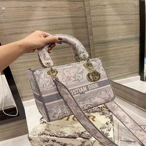 bag women's 2021 winter letter embroidery one shoulder slanting fashion princess bag classic luxuryss designerss yw
bag women's 2021 winter letter embroidery one shoulder slanting fashion princess bag classic luxuryss designerss yw
